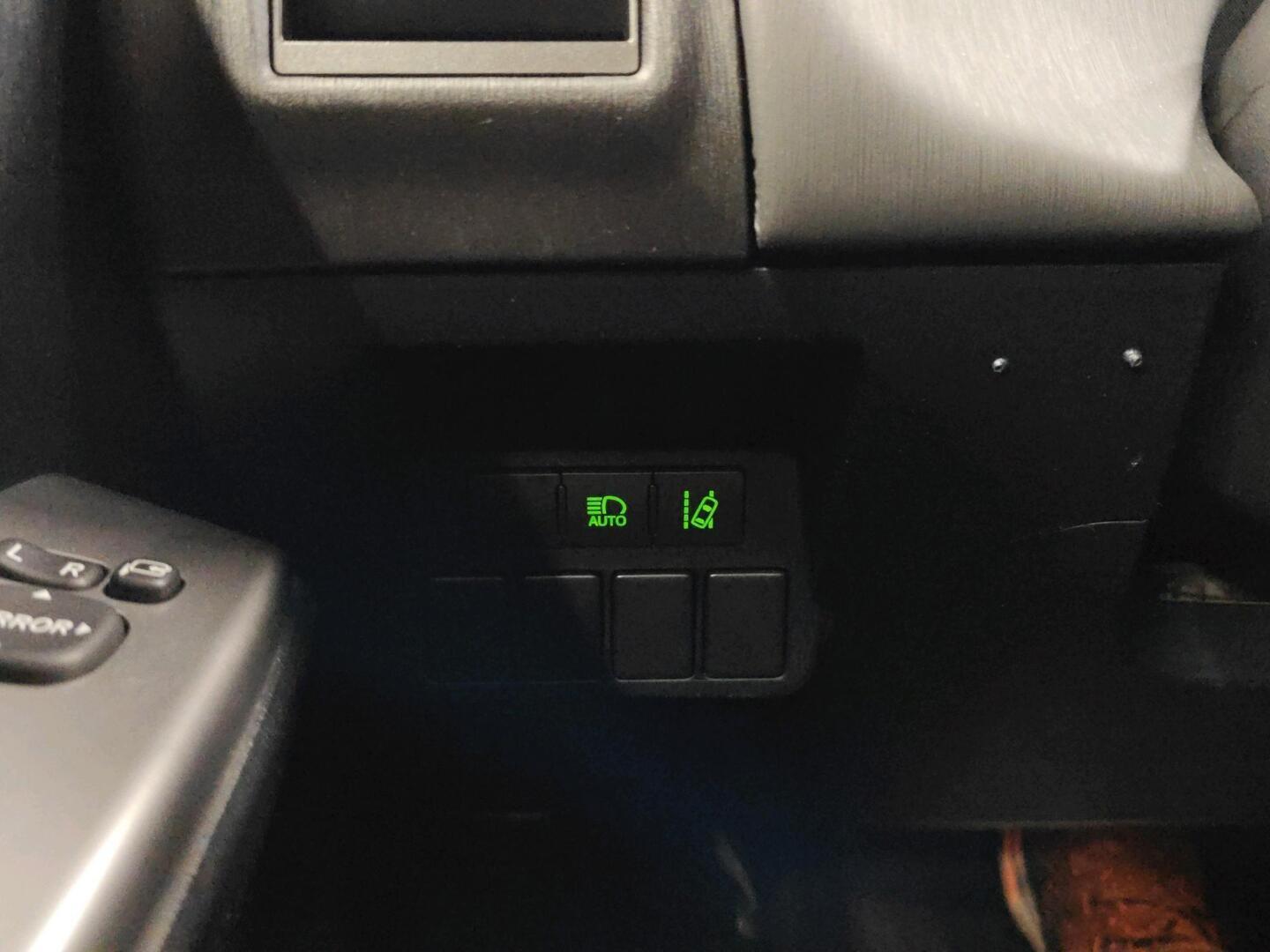 TOYOTA PRIUS+ 2019
