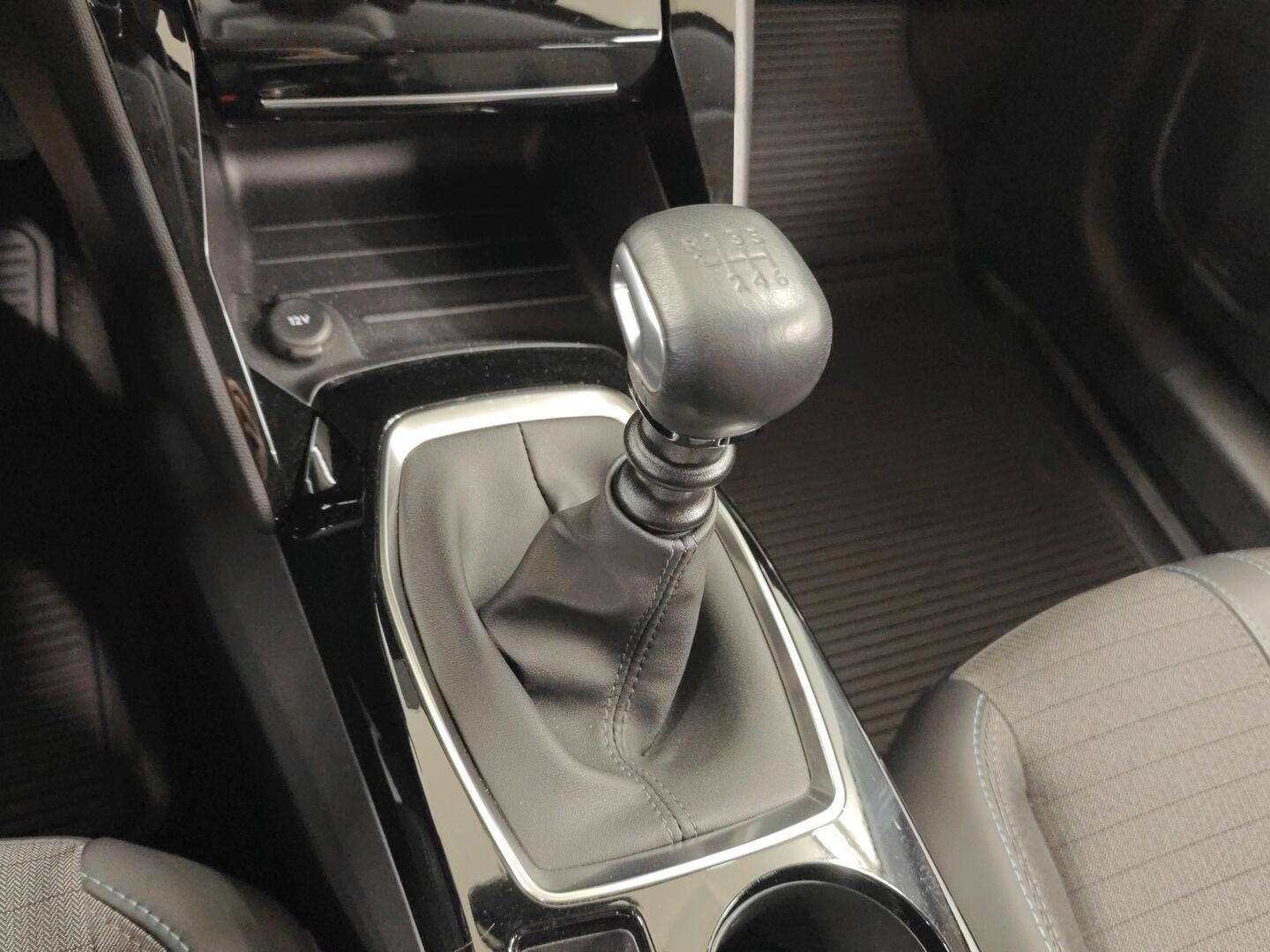 PEUGEOT 208 2022
