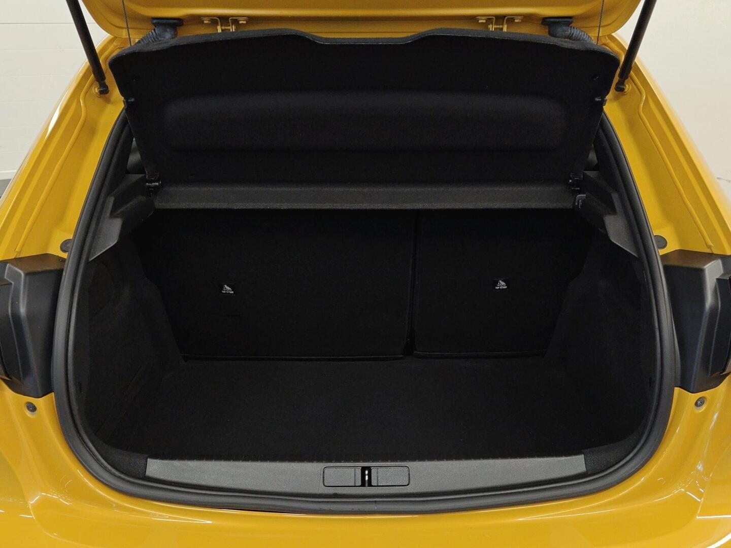 PEUGEOT 208 2022