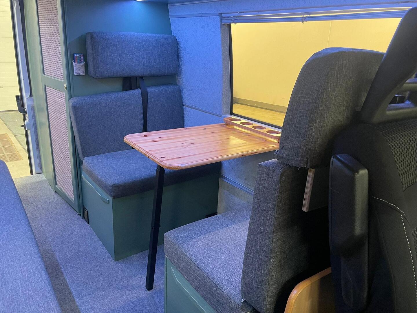 CASA CAR Casa A 2000