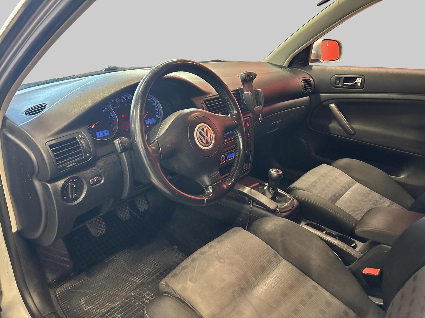 VOLKSWAGEN Passat 2003