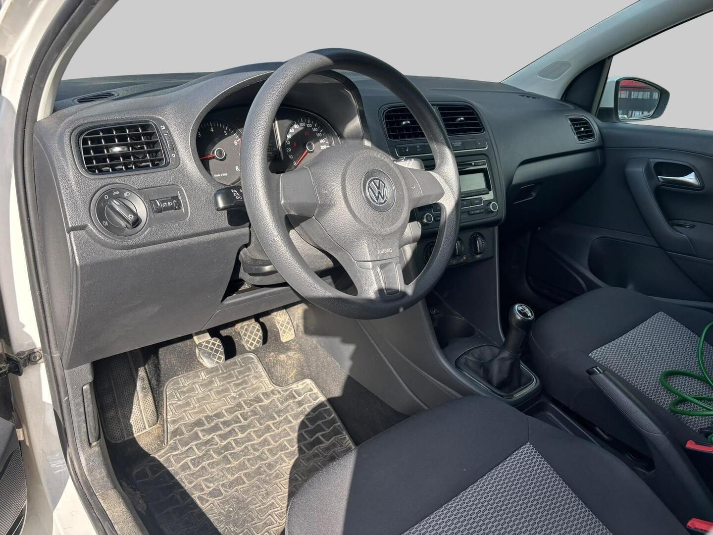 VOLKSWAGEN Polo 2010