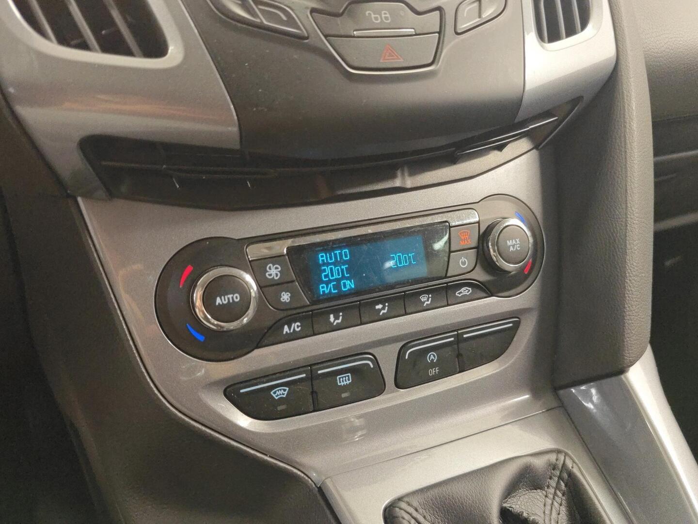 FORD Focus 2012