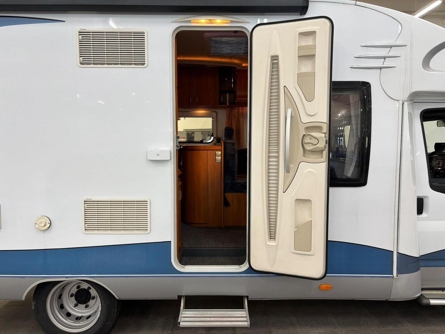 HOBBY SIESTA T 650 FLC 2008