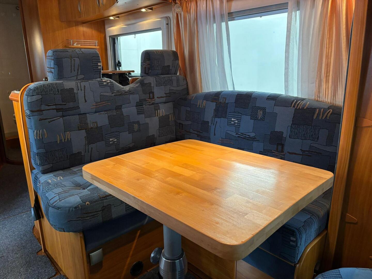 HOBBY SIESTA T 650 FLC 2008