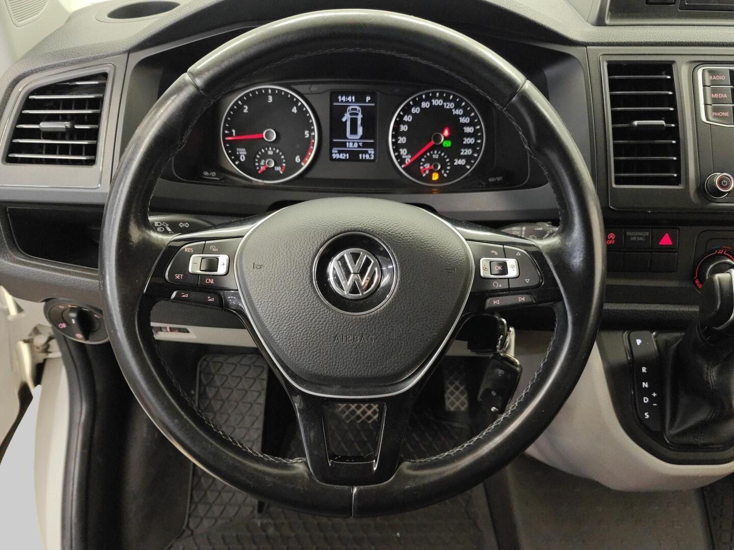 VOLKSWAGEN Transporter 2017