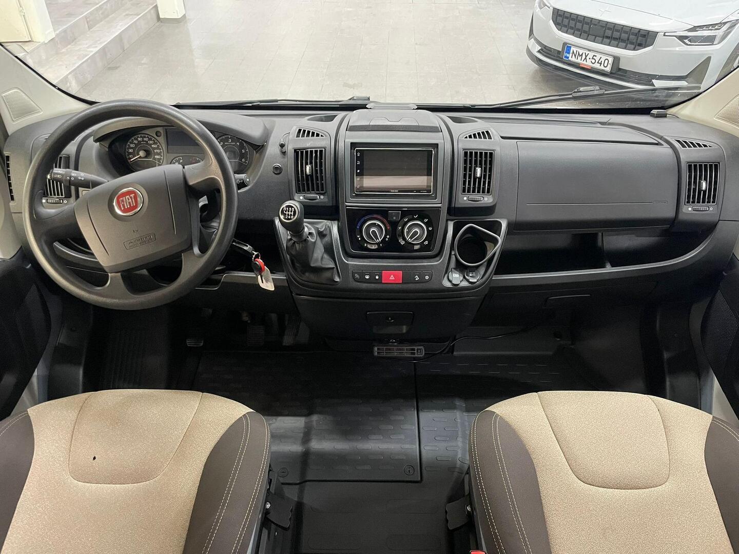 ROADCAR VAN R 540 2018