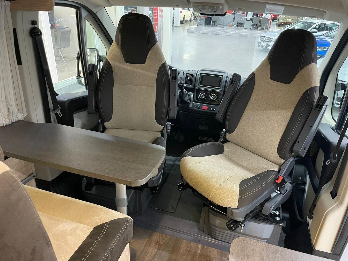 ROADCAR VAN R 540 2018