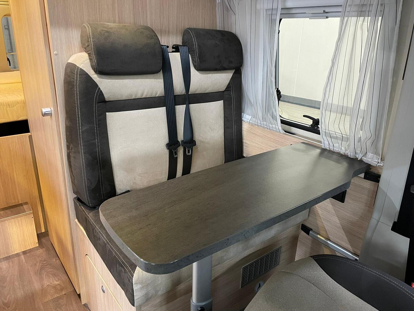 ROADCAR VAN R 540 2018