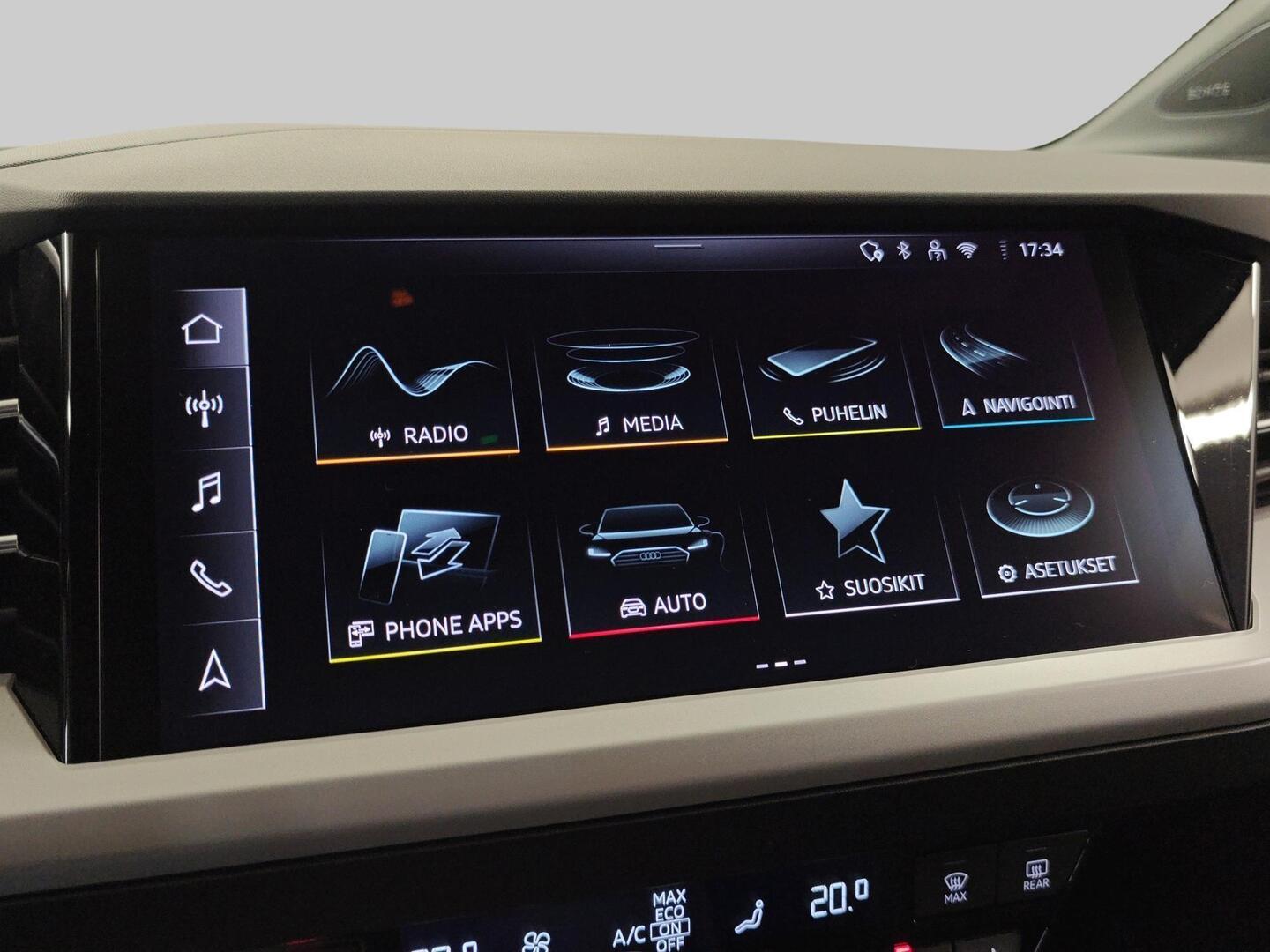 AUDI Q4 e-tron 2024