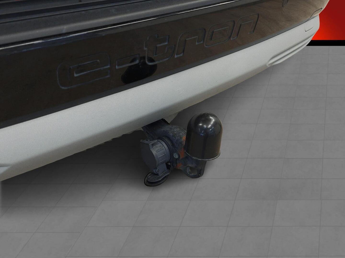 AUDI Q4 e-tron 2024