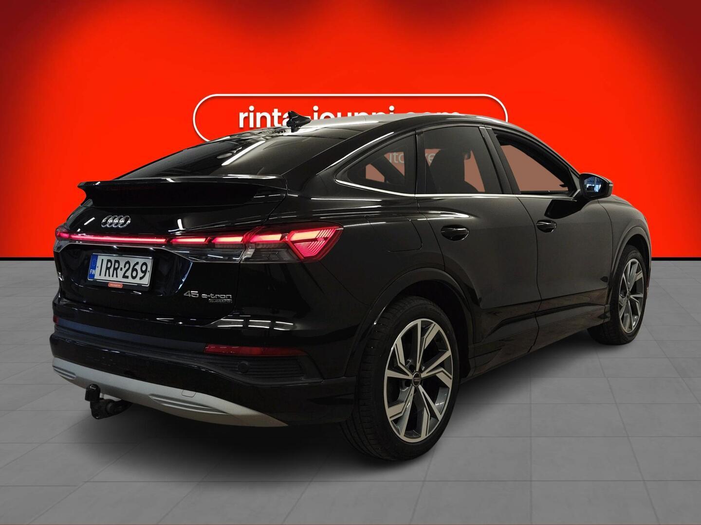 AUDI Q4 e-tron 2024