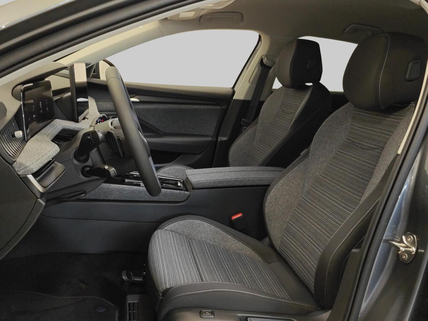 SKODA Superb 2025