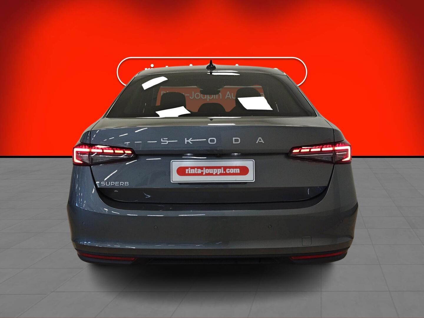 SKODA Superb 2025