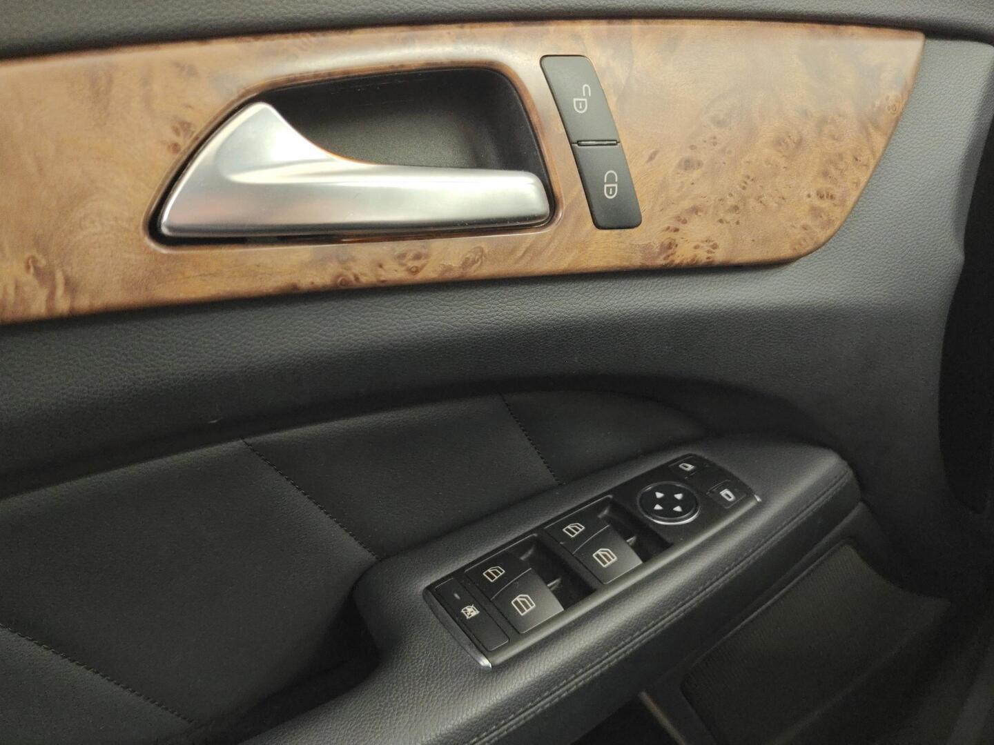 MERCEDES-BENZ CLS 2011