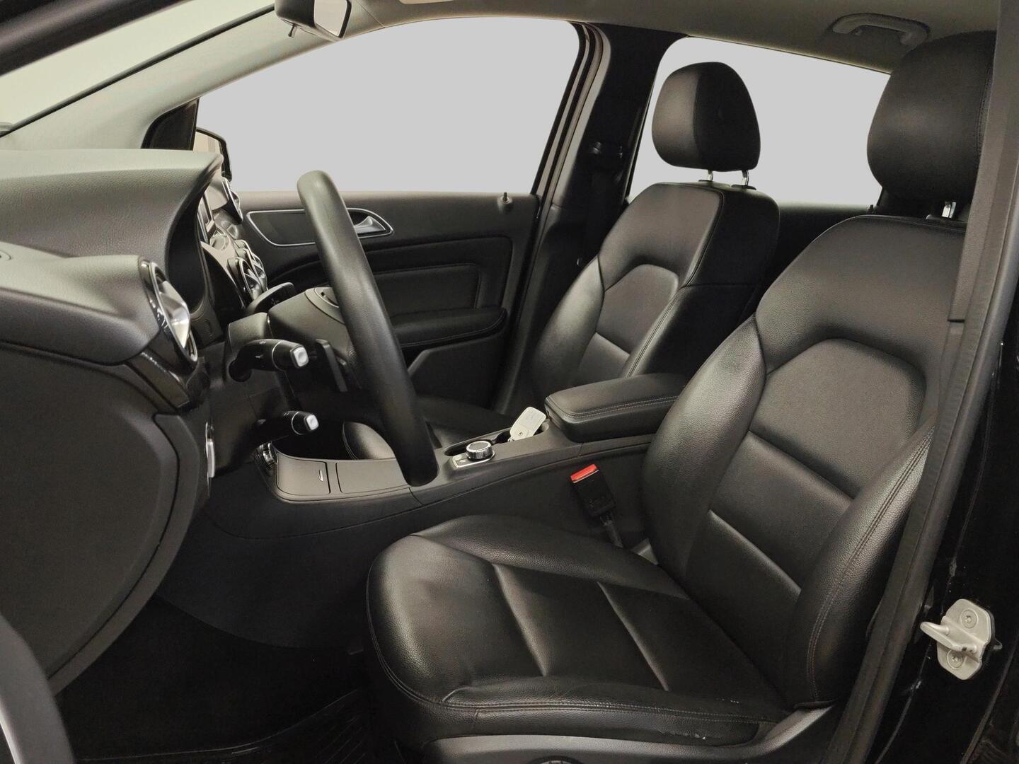 MERCEDES-BENZ B 2015