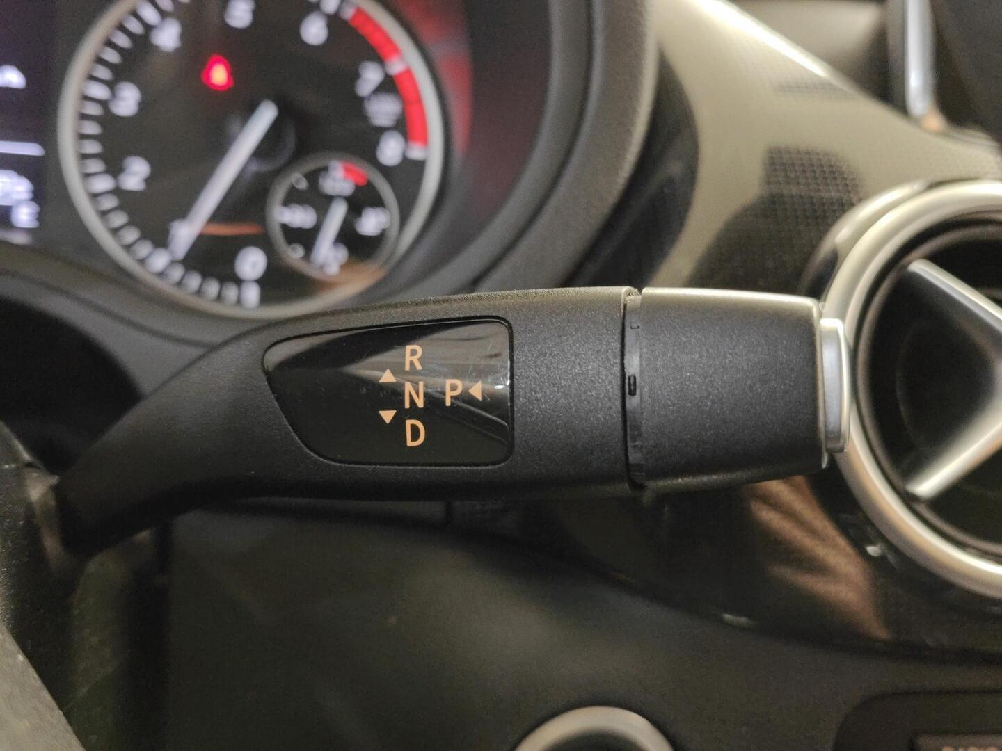 MERCEDES-BENZ B 2015