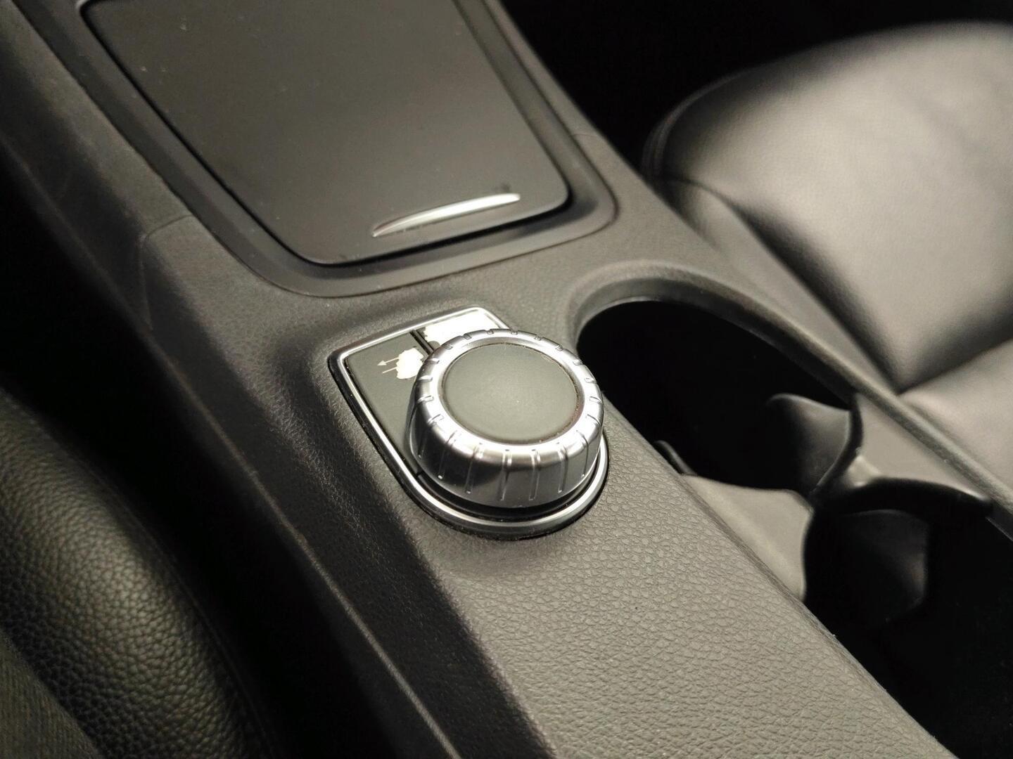 MERCEDES-BENZ B 2015