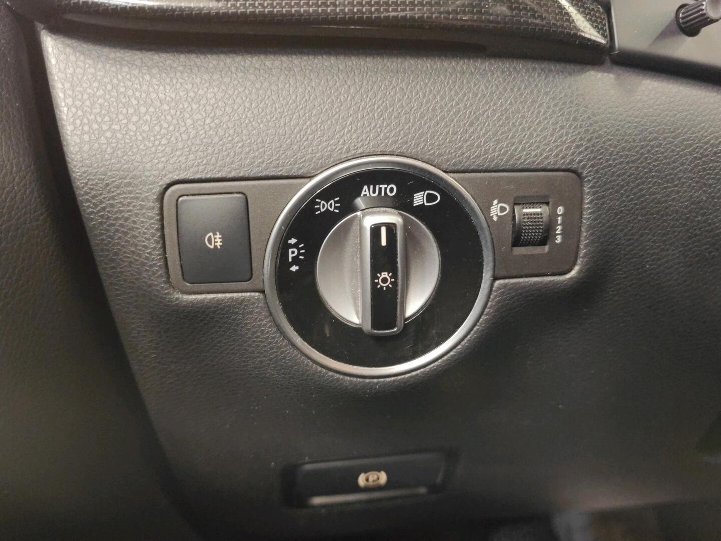 MERCEDES-BENZ B 2015