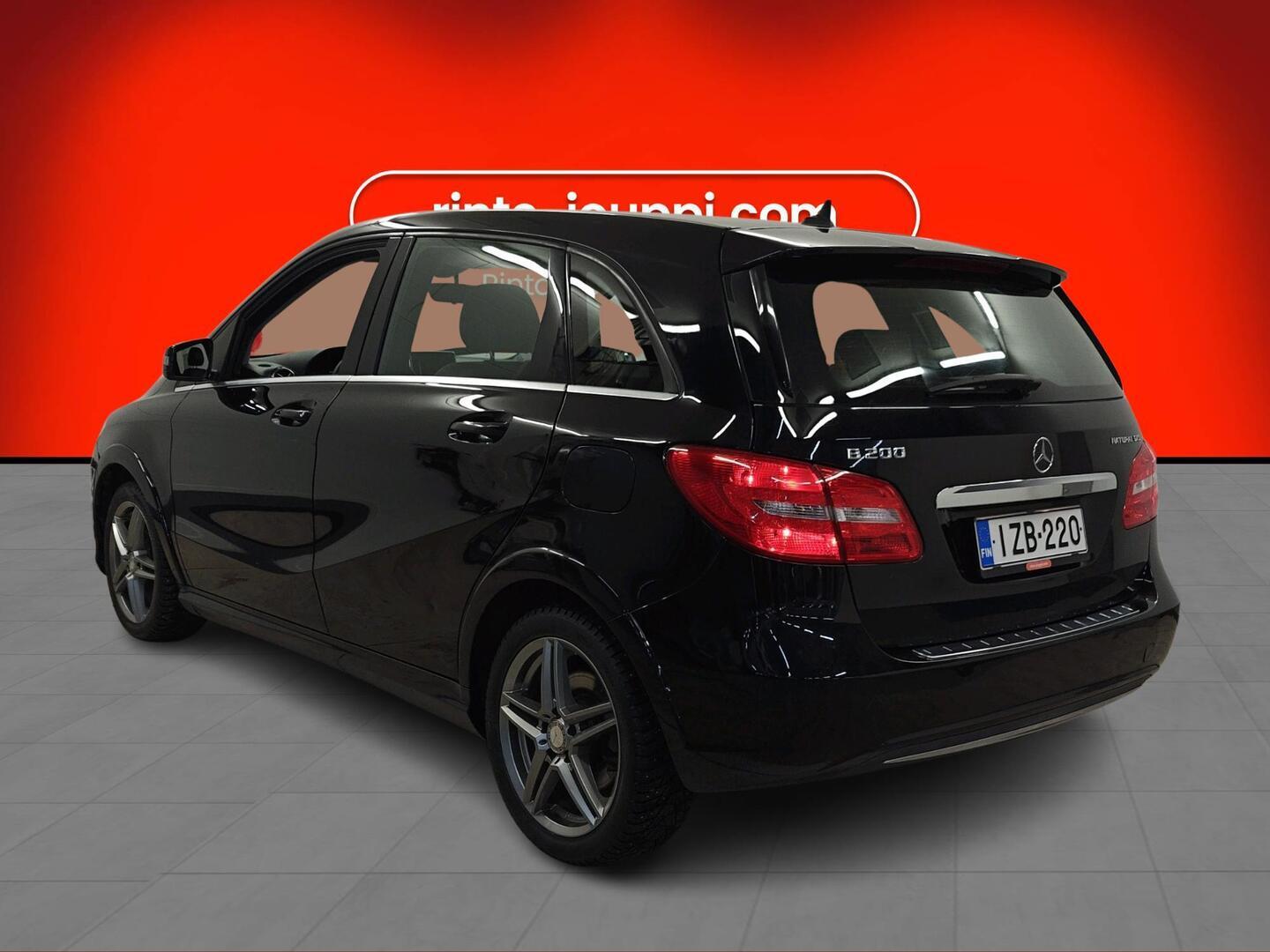 MERCEDES-BENZ B 2015