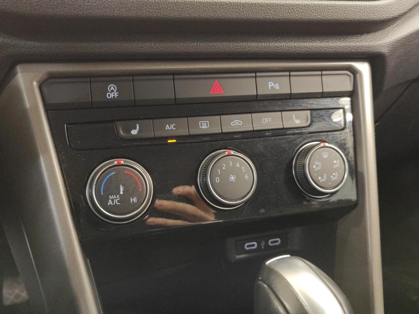 VOLKSWAGEN T-Roc 2021