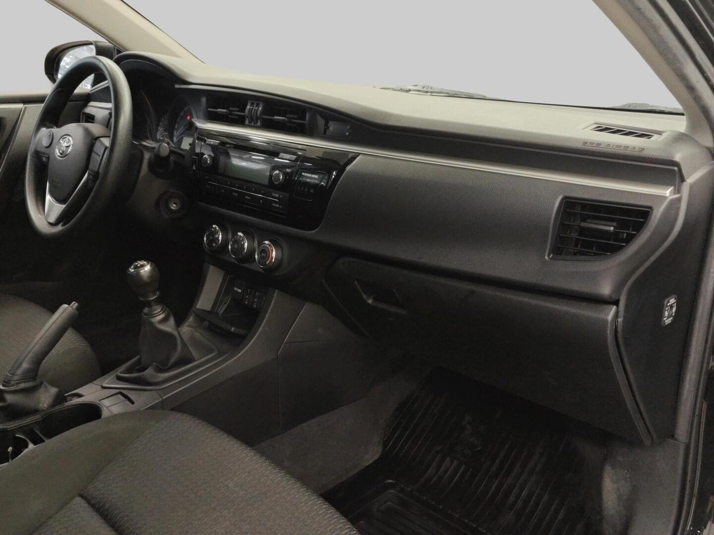 TOYOTA Corolla 2014