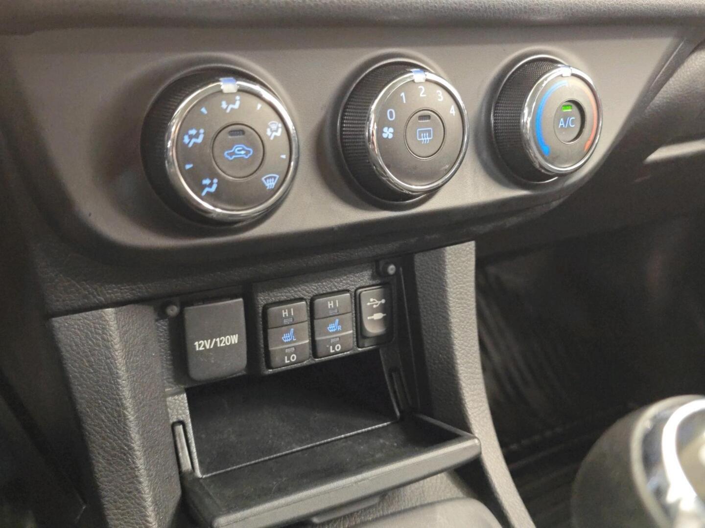 TOYOTA Corolla 2014