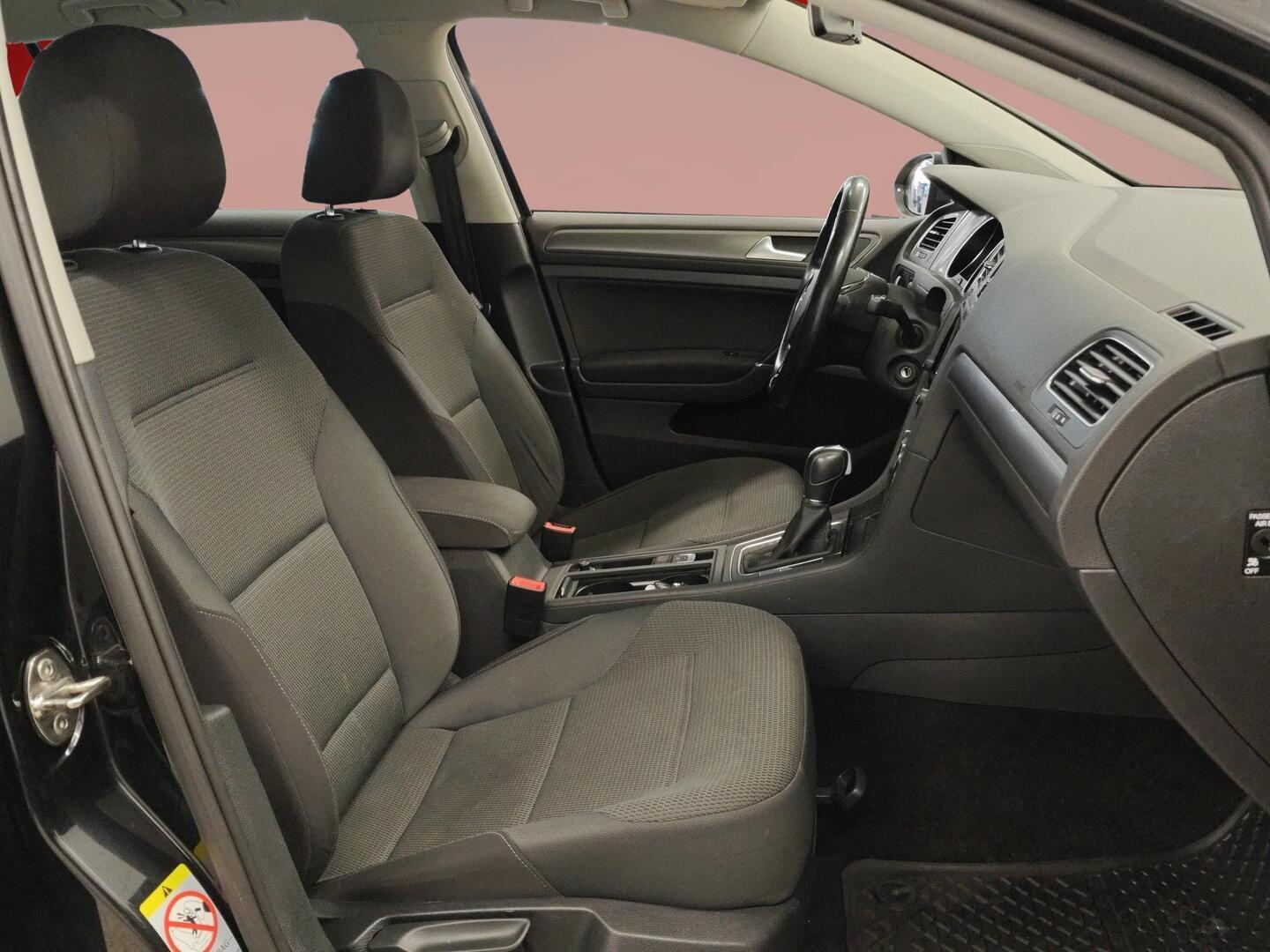 VOLKSWAGEN Golf 2014