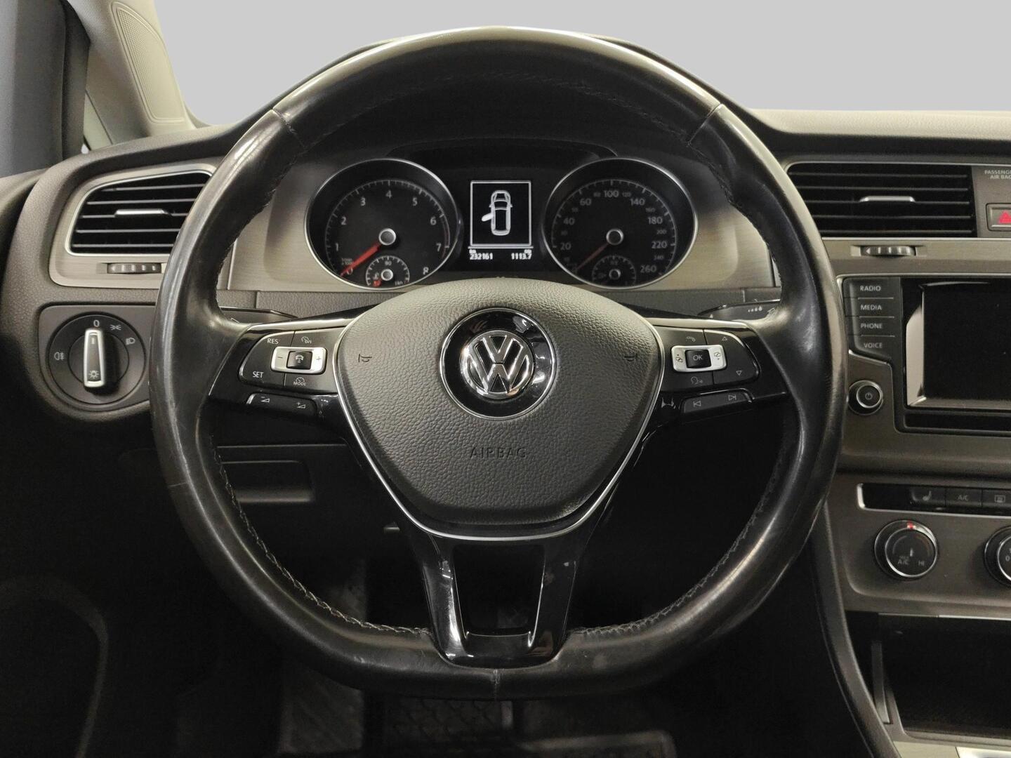 VOLKSWAGEN Golf 2014