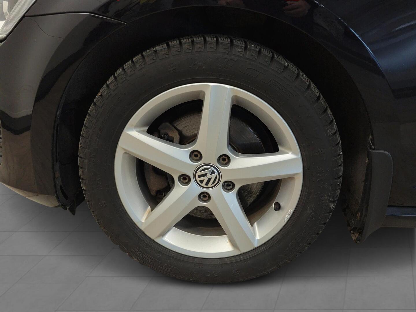 VOLKSWAGEN Golf 2014