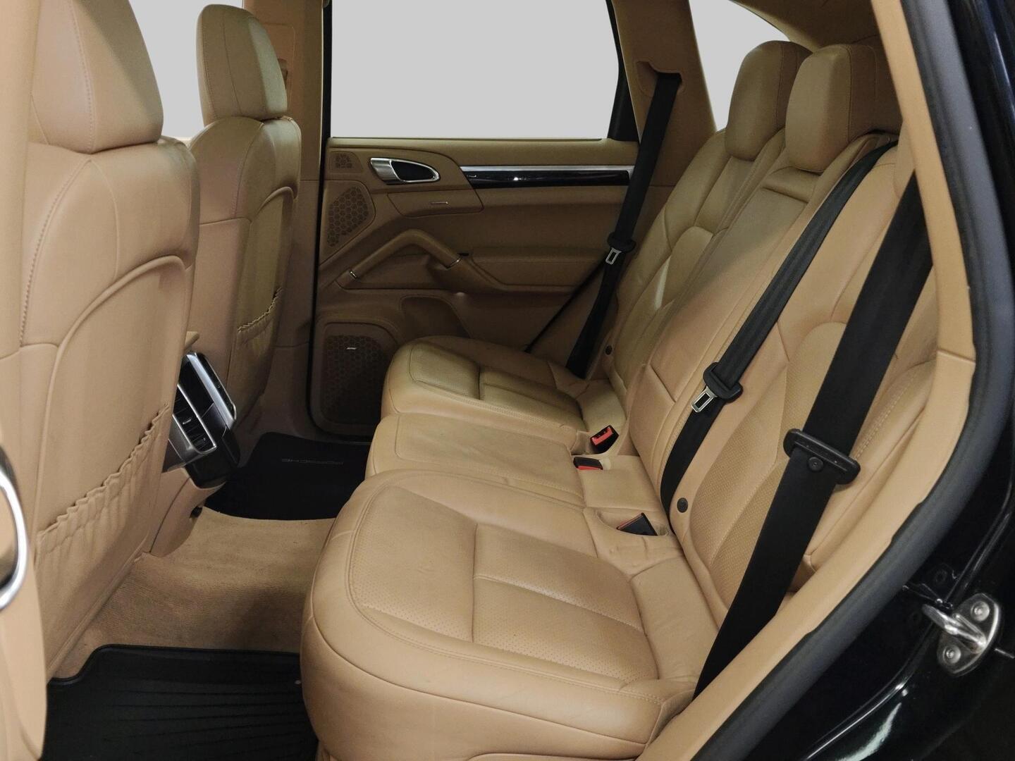 PORSCHE Cayenne 2015