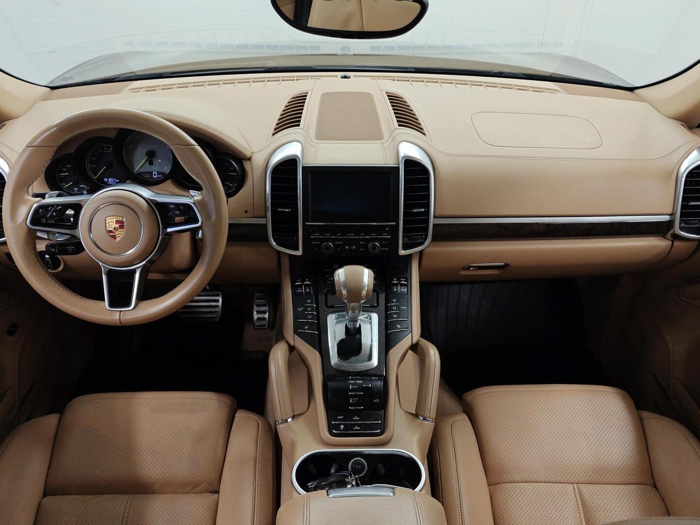 PORSCHE Cayenne 2015