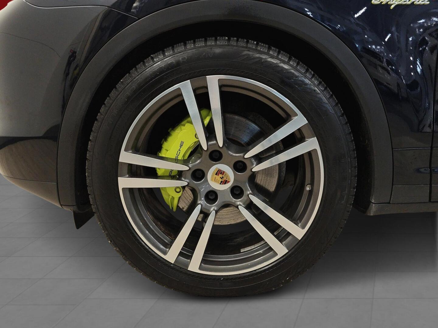 PORSCHE Cayenne 2015