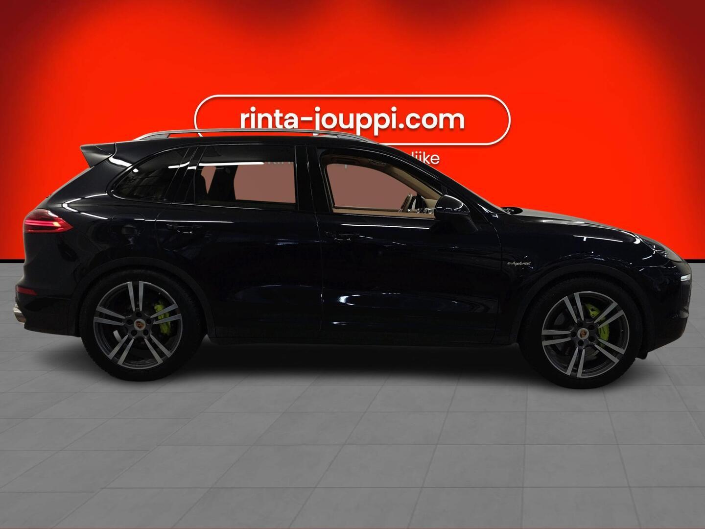 PORSCHE Cayenne 2015