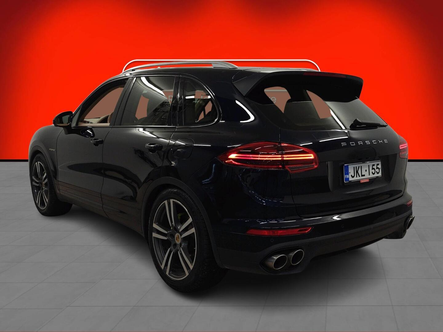 PORSCHE Cayenne 2015