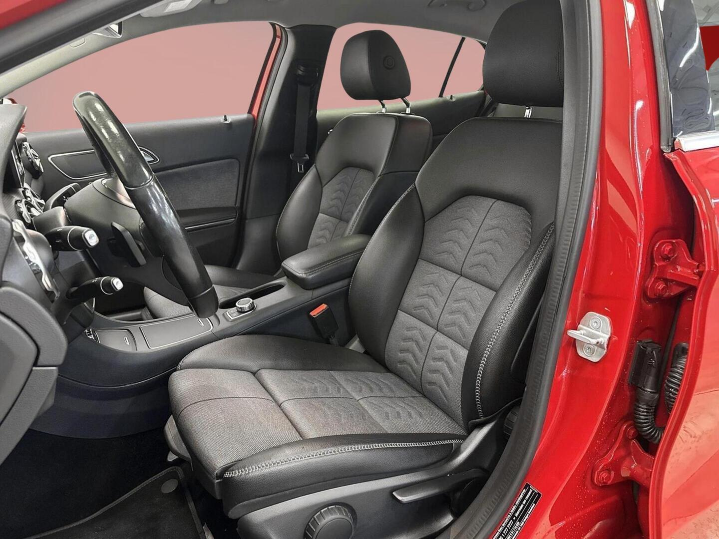 MERCEDES-BENZ GLA 2017