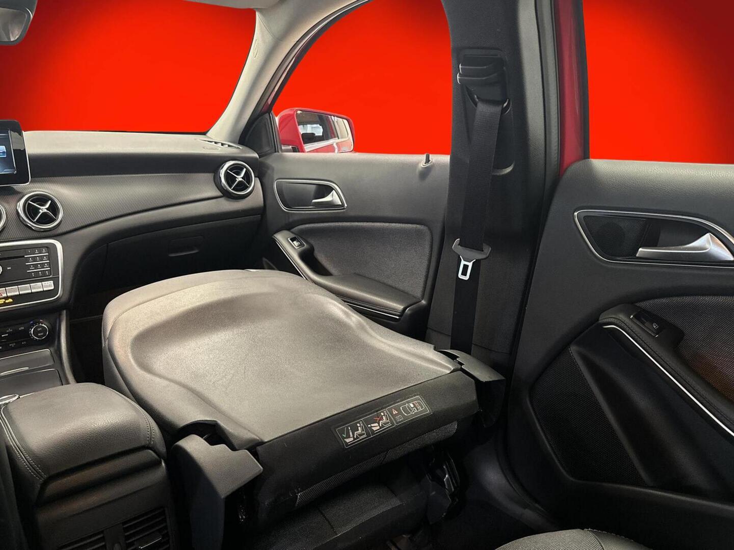 MERCEDES-BENZ GLA 2017