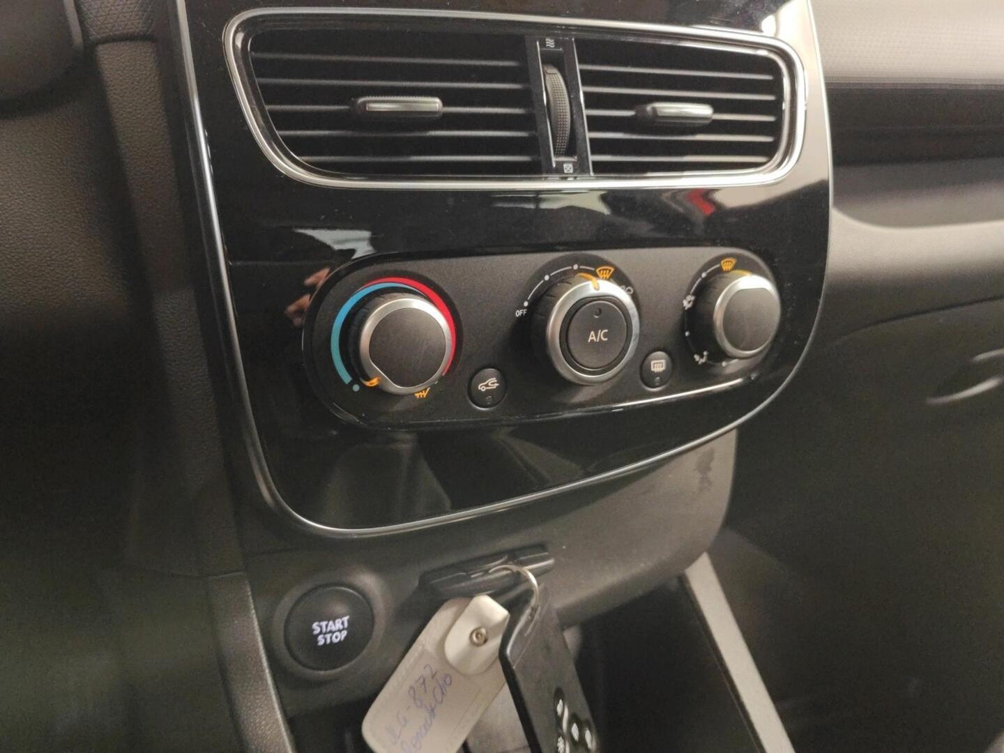 RENAULT Clio 2018