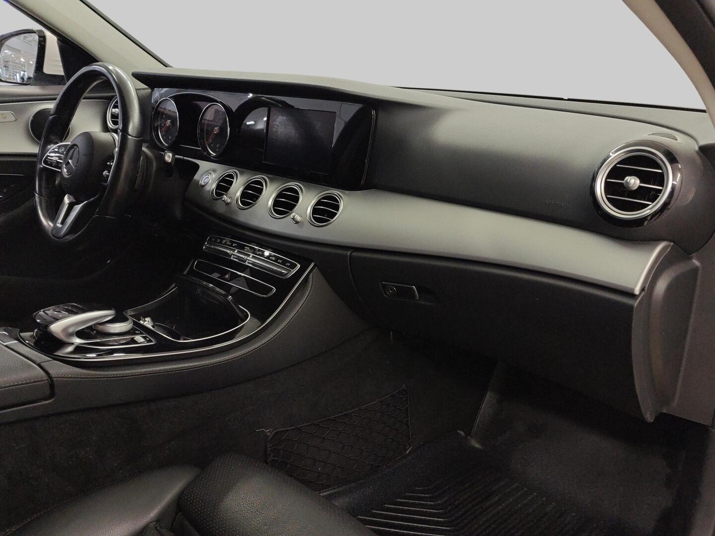 MERCEDES-BENZ E 2020