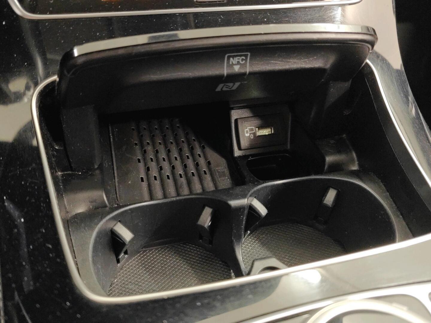 MERCEDES-BENZ E 2020