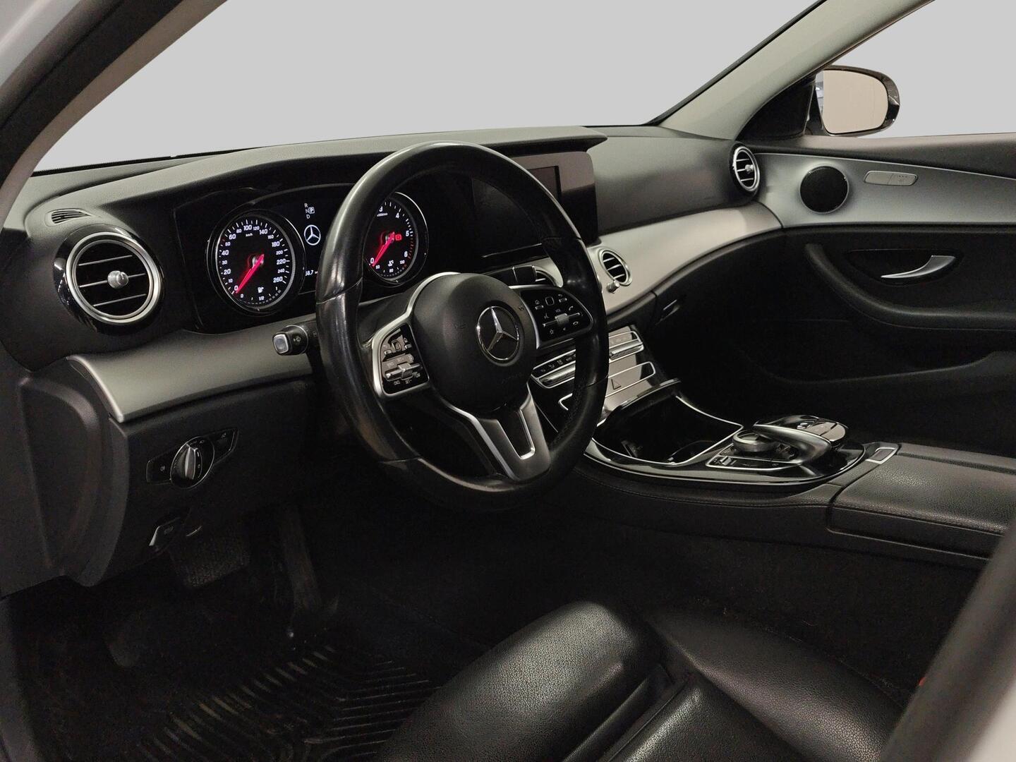 MERCEDES-BENZ E 2020