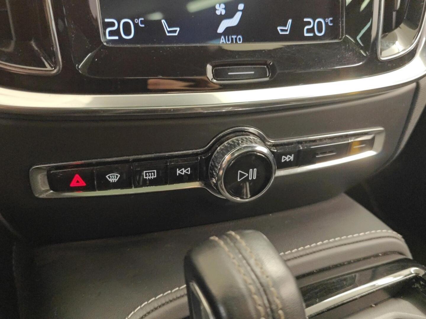 VOLVO V60 2020