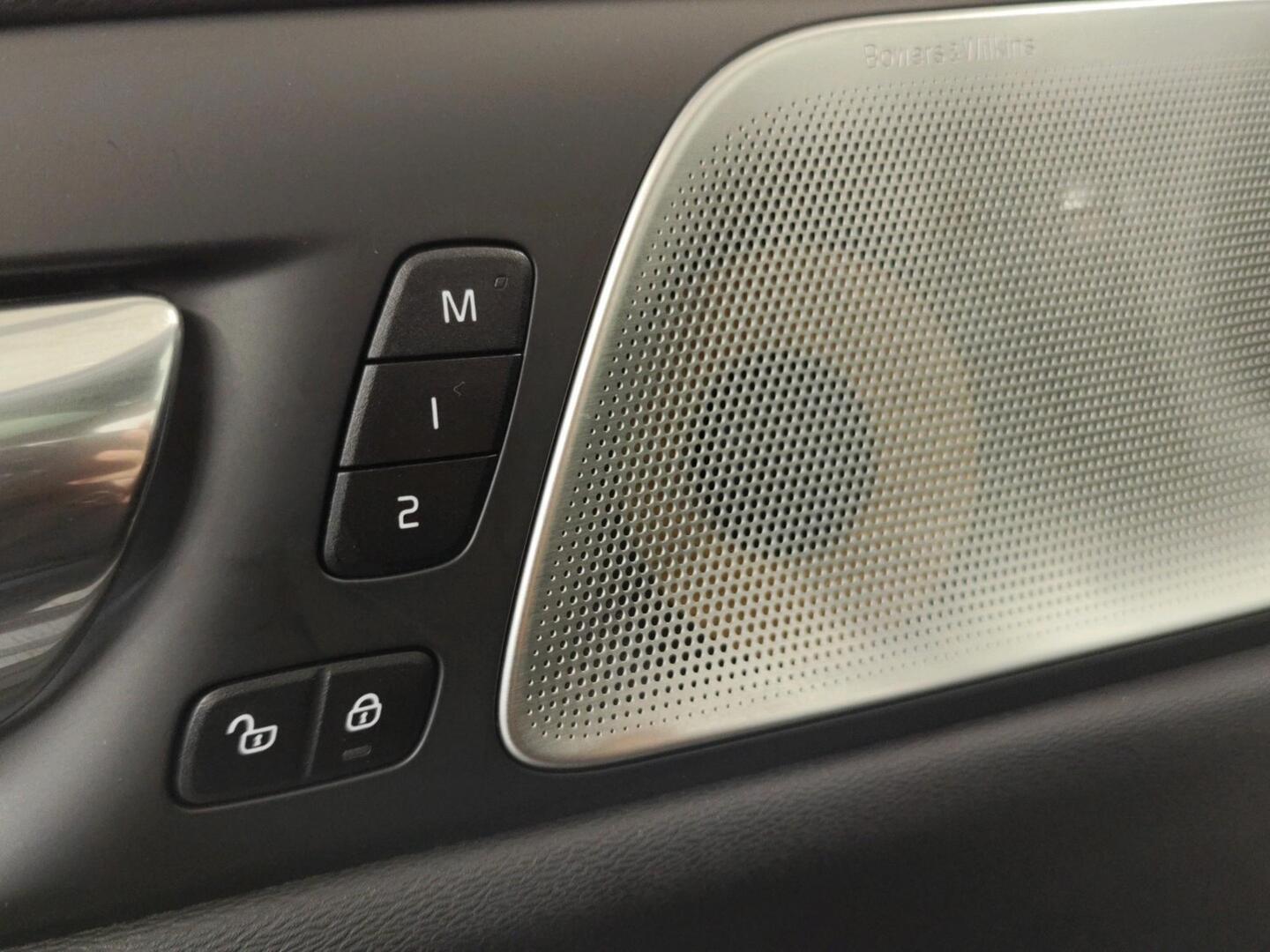 VOLVO V60 2020