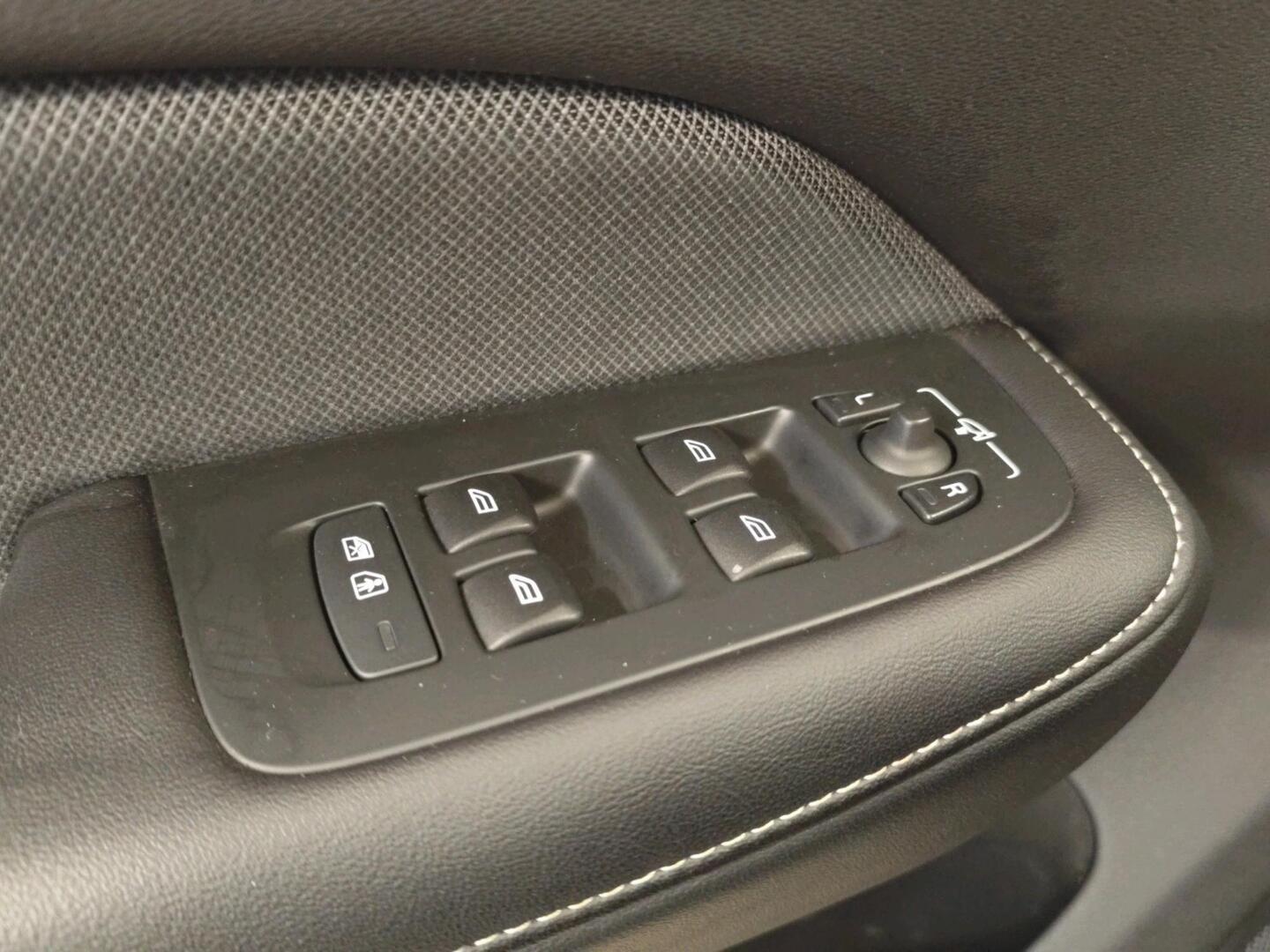 VOLVO V60 2020