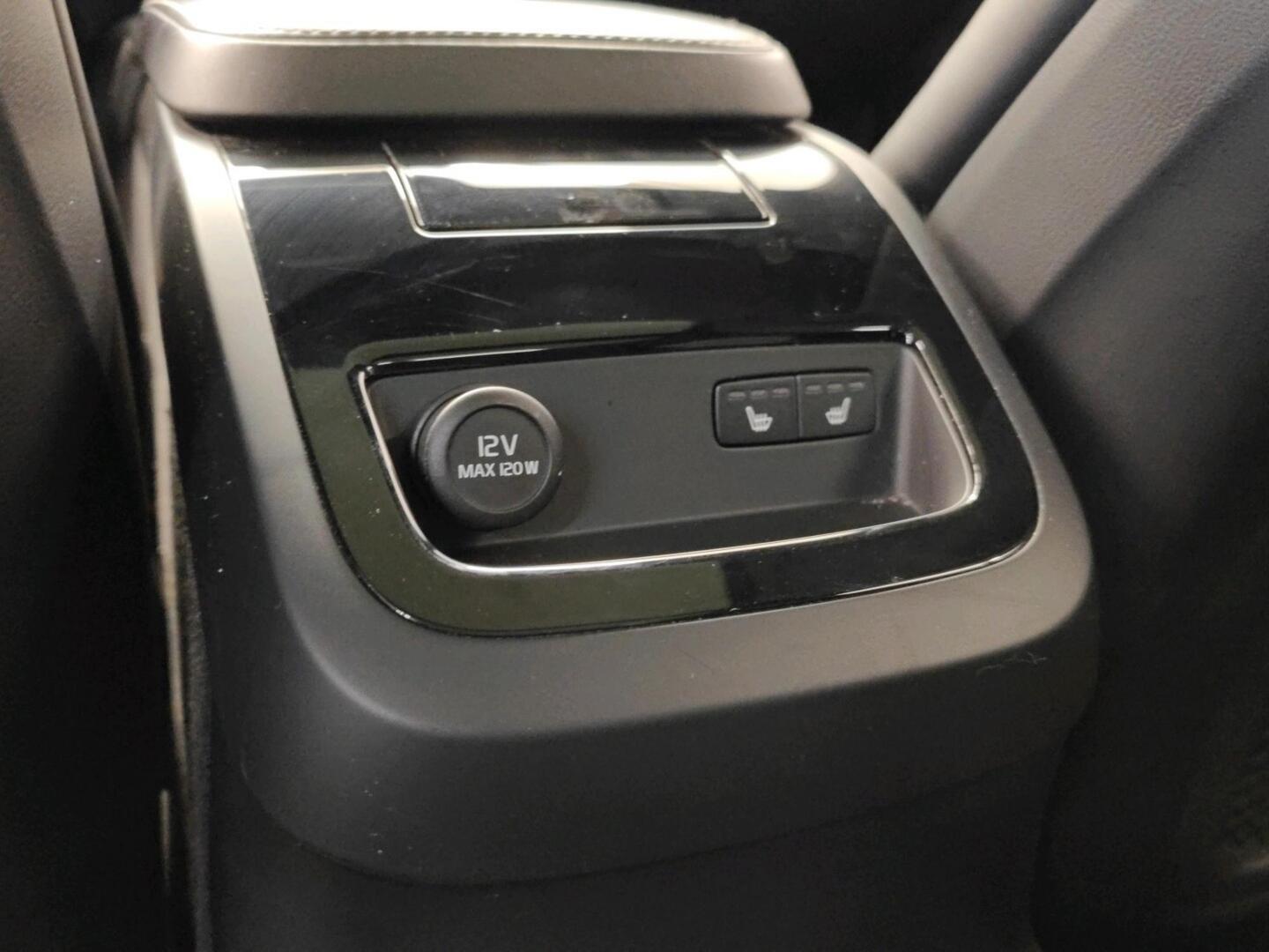 VOLVO V60 2020