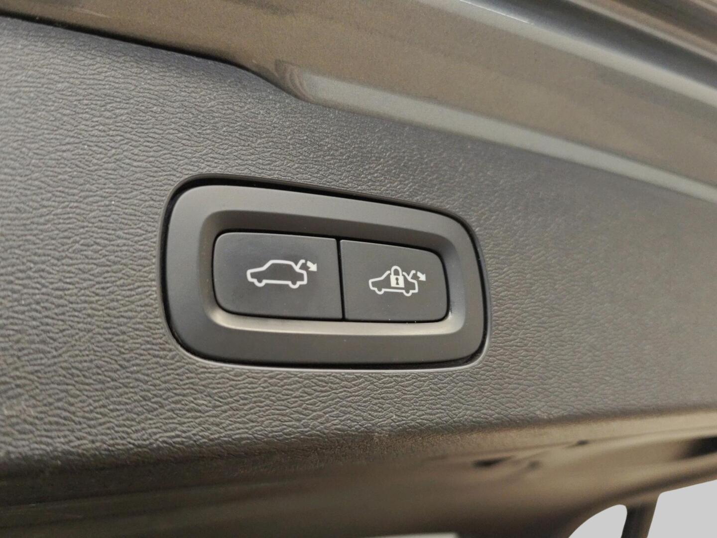 VOLVO V60 2020