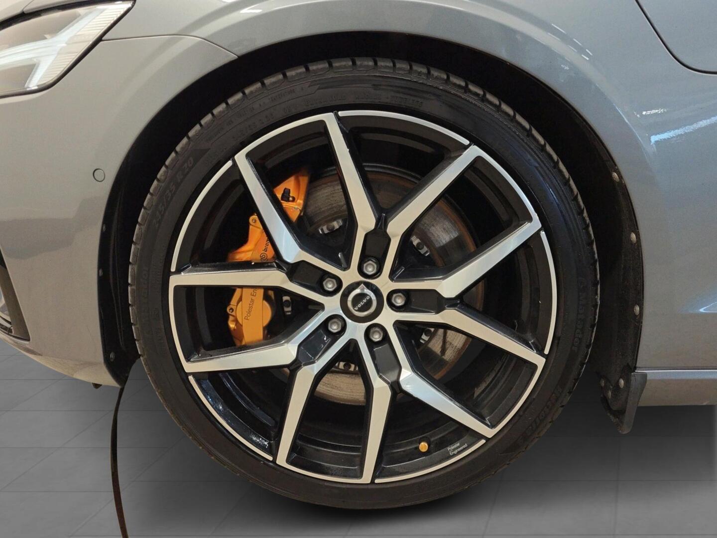 VOLVO V60 2020