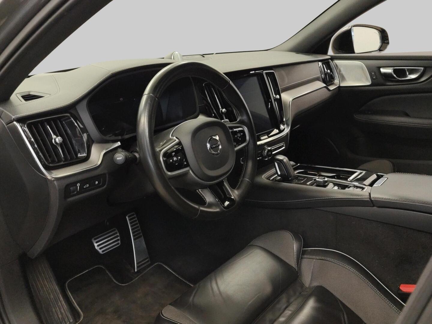 VOLVO V60 2020