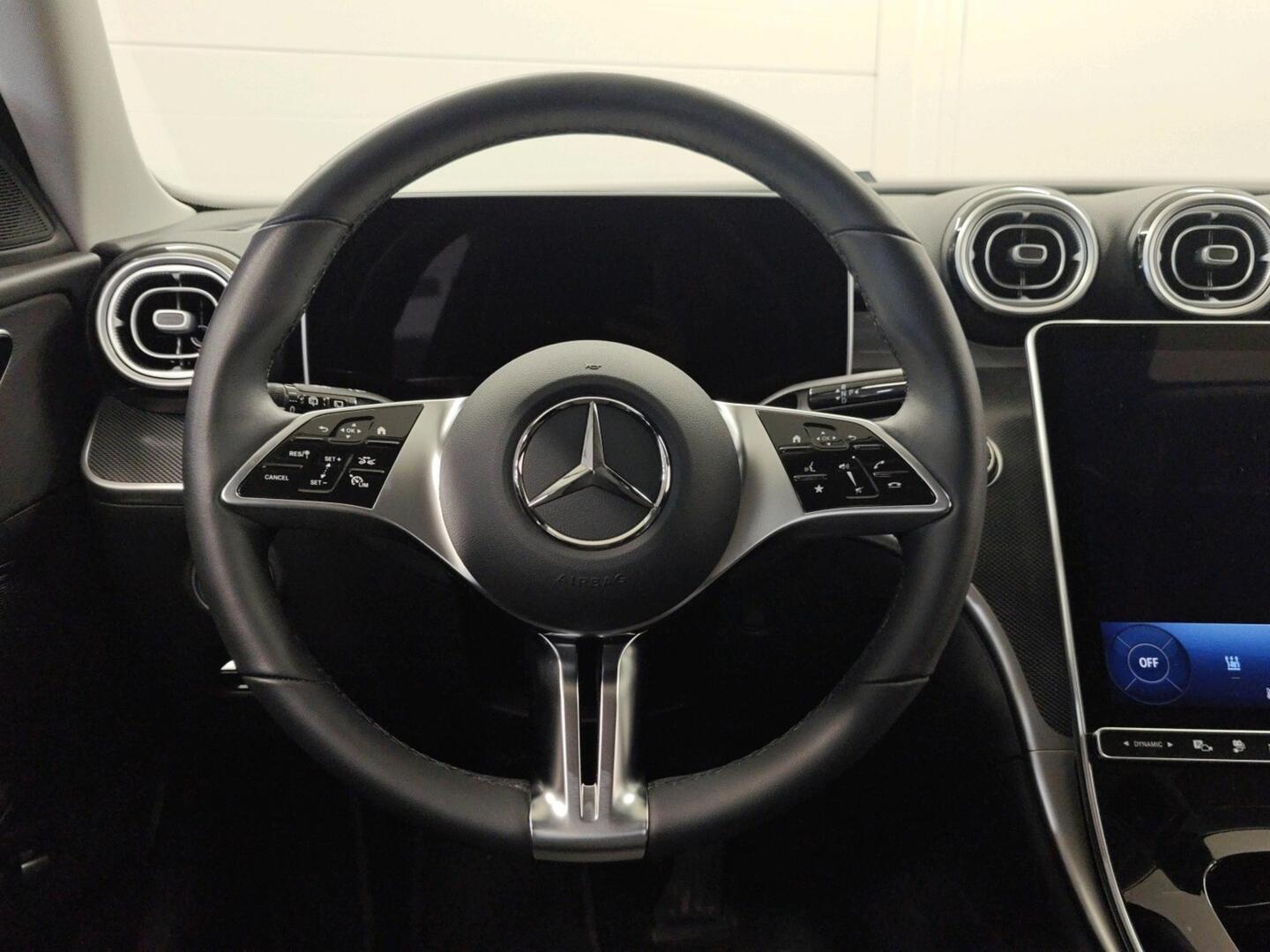 MERCEDES-BENZ C 2024