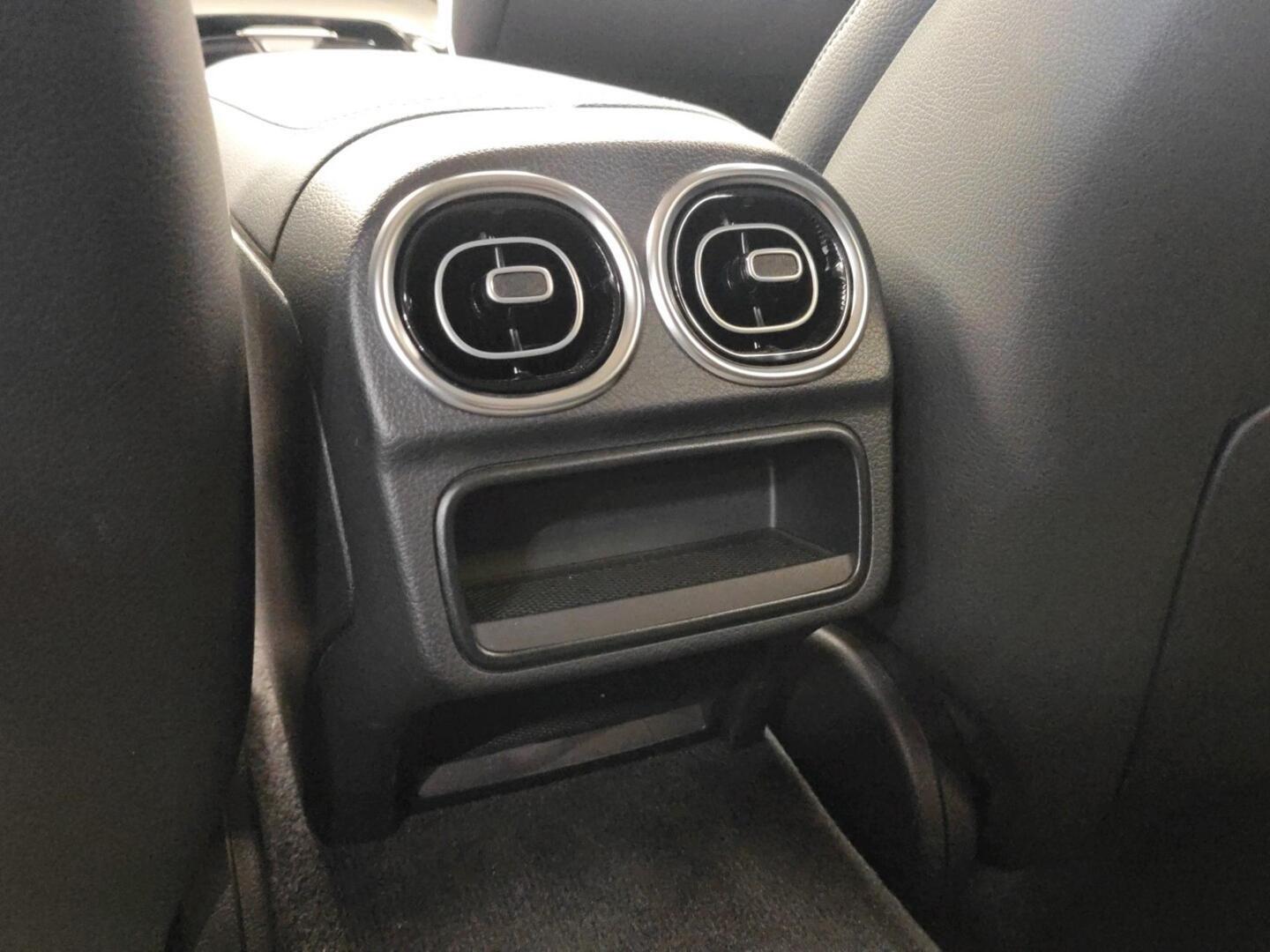 MERCEDES-BENZ C 2024
